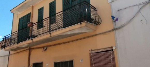 10 chambres Maison à Sava, Italy No. 327231 2