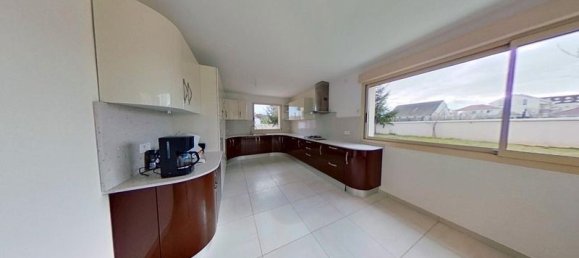 4 bedrooms House in Dijon, France No. 204320 8