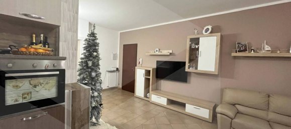 3 rooms Apartment in Fiorano Modenese, Italy No. 17154 6