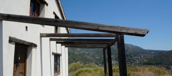 3 bedrooms House in Yunquera, Spain No. 53257 3