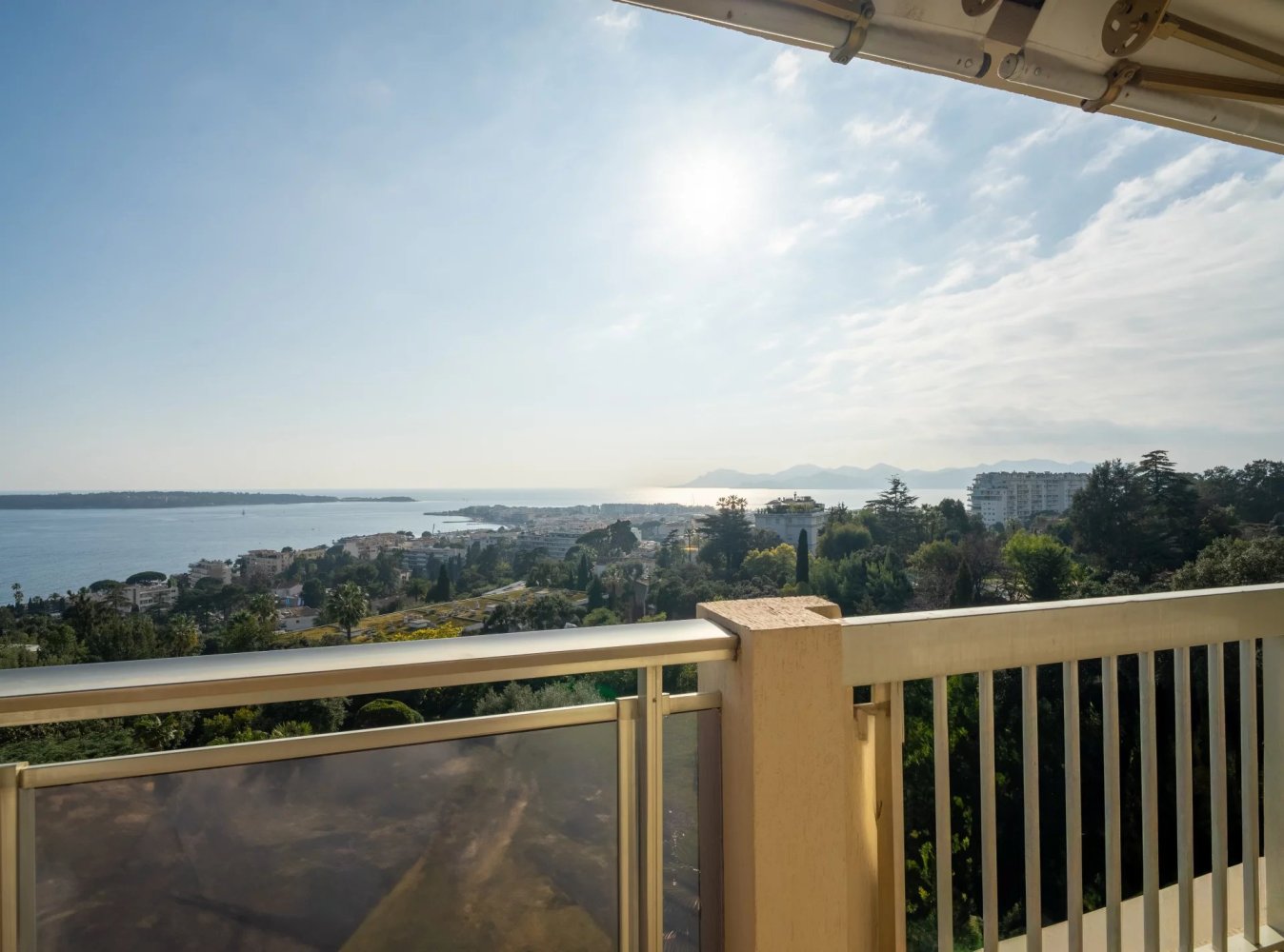 2 bedrooms Apartment in Cannes, France No. 38306