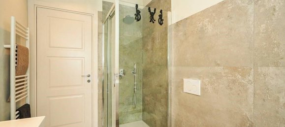 13غرفة منزل في Merone, Italy رقم 12855 17