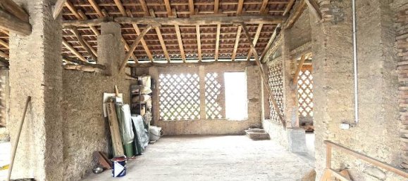 13غرفة منزل في Merone, Italy رقم 12855 51