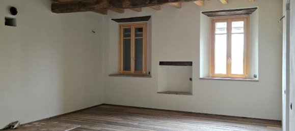 13غرفة منزل في Merone, Italy رقم 12855 20