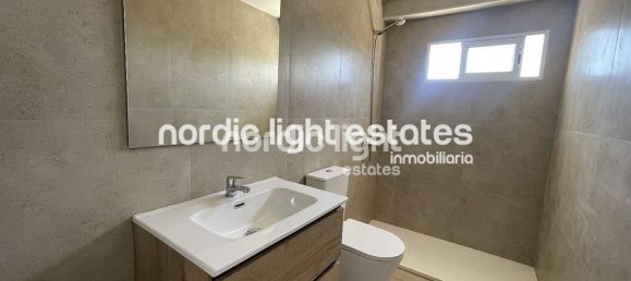 Apartamento de 3 dormitorios en Torre del Mar, Spain No. 181044 20