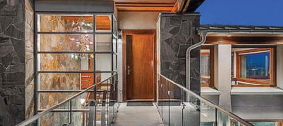 4 bedrooms House in British Columbia, Canada No. 210 4