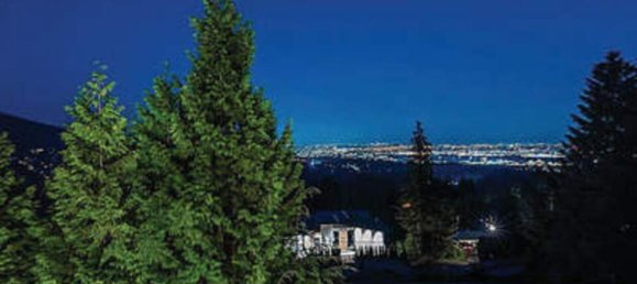 4 bedrooms House in British Columbia, Canada No. 210 12