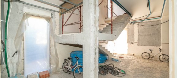 Villa de 4 dormitorios en Misterbianco, Italy No. 275006 8