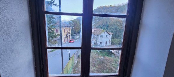 Casa de 10 habitaciónes en Campomorone, Italy No. 161064 13