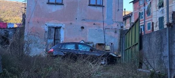 Casa de 10 habitaciónes en Campomorone, Italy No. 161064 5