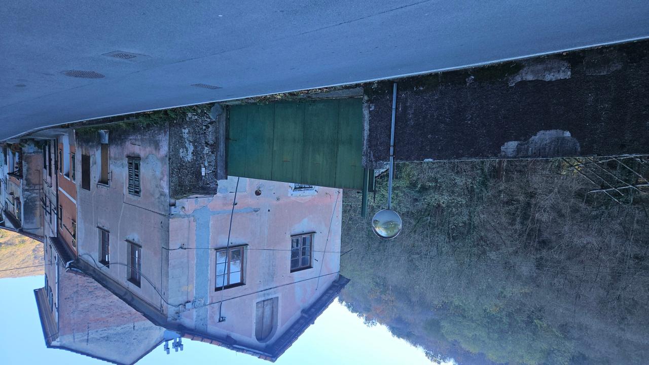 Casa de 10 habitaciónes en Campomorone, Italy No. 161064