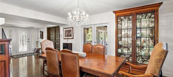 5 bedrooms House in British Columbia, Canada No. 1113 10