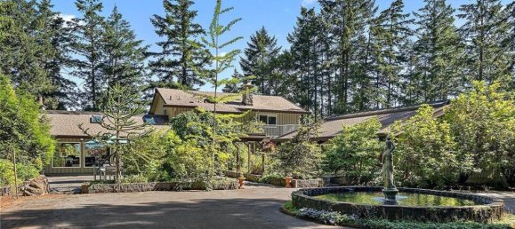 5 bedrooms House in British Columbia, Canada No. 1113 6