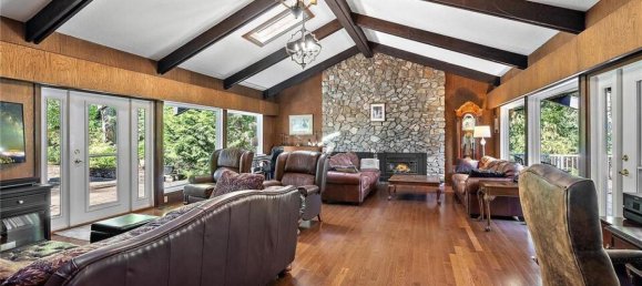 5 bedrooms House in British Columbia, Canada No. 1113 9