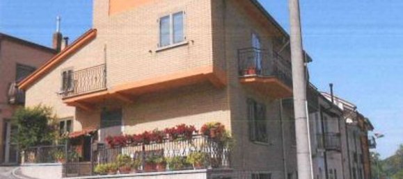 5 rooms Apartment in San Nicola Baronia, Italy No. 93705 8