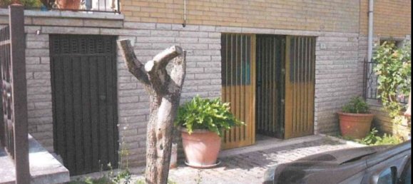 5 rooms Apartment in San Nicola Baronia, Italy No. 93705 3