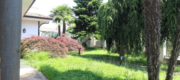7 rooms Villa in Aicurzio, Italy No. 125076 6