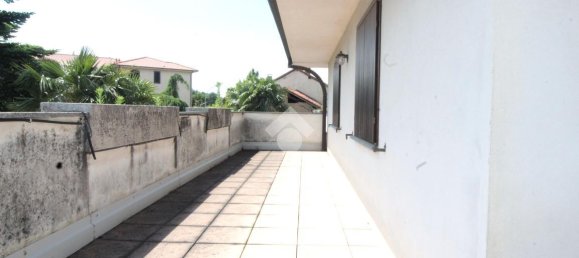 7 rooms Villa in Aicurzio, Italy No. 125076 19