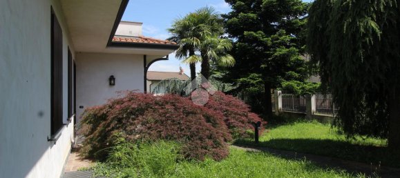 7 rooms Villa in Aicurzio, Italy No. 125076 4