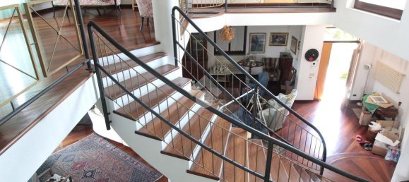 7 rooms Villa in Aicurzio, Italy No. 125076 2