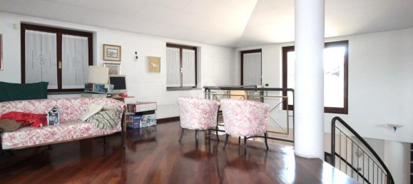 7 rooms Villa in Aicurzio, Italy No. 125076 16