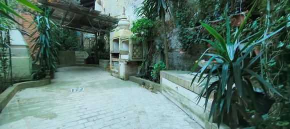 5غرفة منزل ذو طابقين في Naples, Italy رقم 98071 42