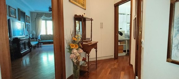 5غرفة منزل ذو طابقين في Naples, Italy رقم 98071 17