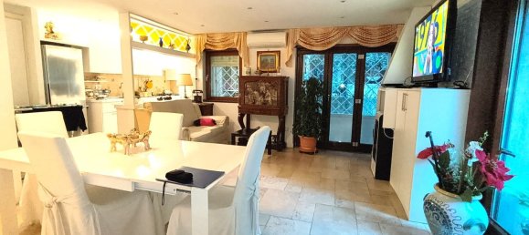 5غرفة منزل ذو طابقين في Naples, Italy رقم 98071 9