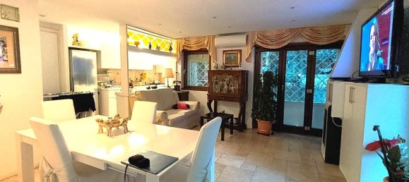 5غرفة منزل ذو طابقين في Naples, Italy رقم 98071 8