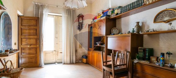Apartamento de 3 dormitorios en Paternò, Italy No. 56068 18