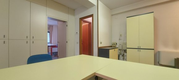 3 rooms Apartment in Perugia, Italy No. 190940 12