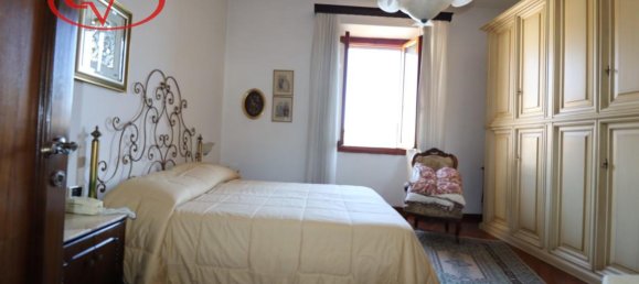 5 rooms Apartment in Montevarchi, Italy No. 237499 10