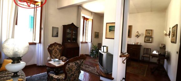 5 rooms Apartment in Montevarchi, Italy No. 237499 17