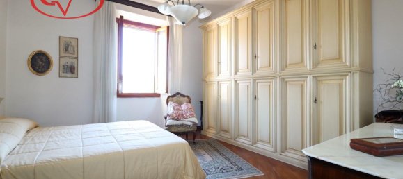 5 rooms Apartment in Montevarchi, Italy No. 237499 11