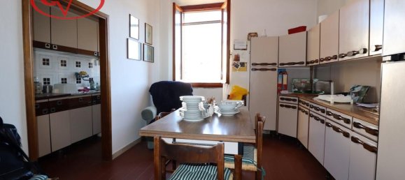 5 rooms Apartment in Montevarchi, Italy No. 237499 6