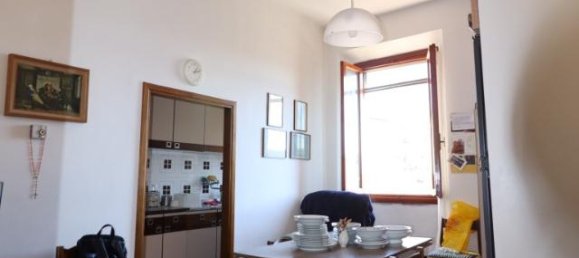 5 rooms Apartment in Montevarchi, Italy No. 237499 9