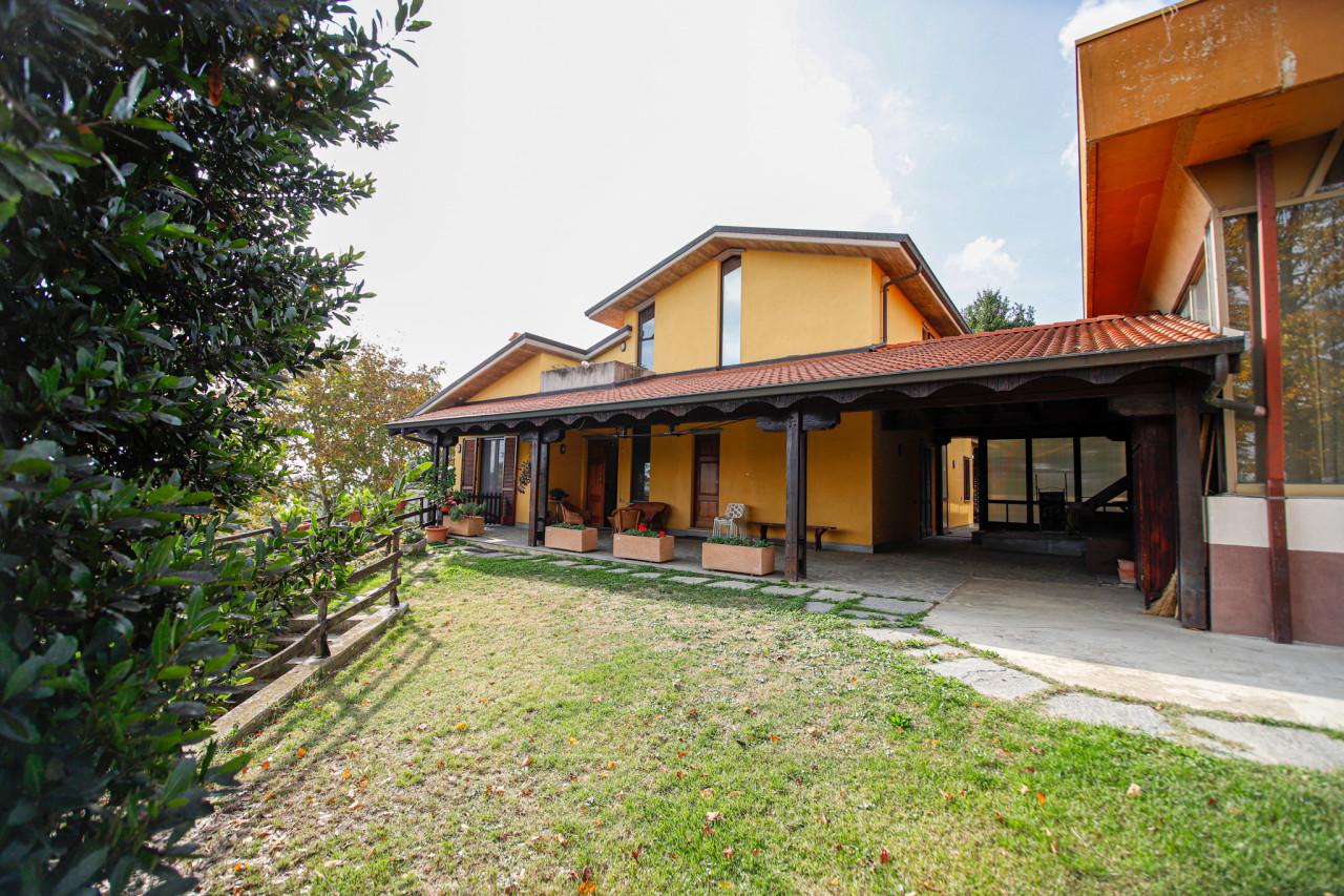 5 rooms Villa in Castagnole Monferrato, Italy No. 69334