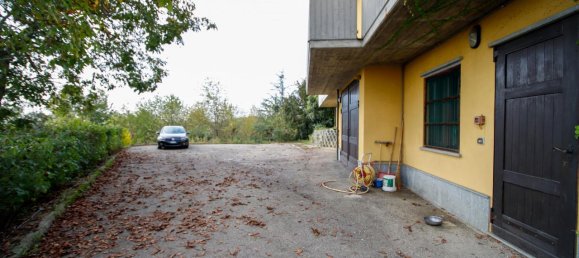 5 rooms Villa in Castagnole Monferrato, Italy No. 69334 9