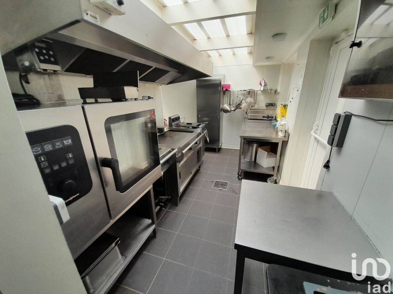 Коммерческая недвижимость 110м² в Вандевиль, Франция № 269322