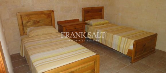 Дом с 4 спальнями в Айнсилем, Мальта № 5547 13