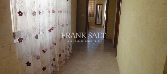 Дом с 4 спальнями в Айнсилем, Мальта № 5547 24