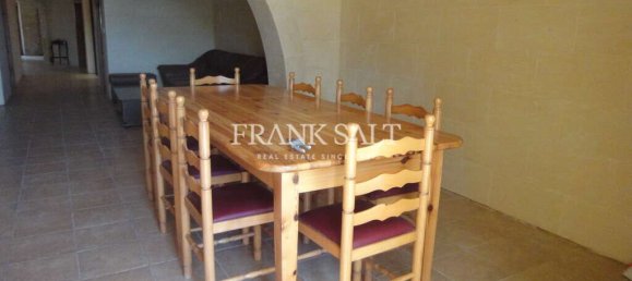 Дом с 4 спальнями в Айнсилем, Мальта № 5547 3