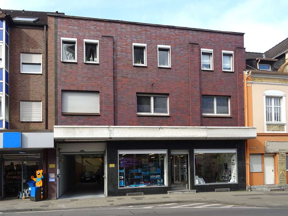 881m² Building in Recklinghausen, Germany No. 348695