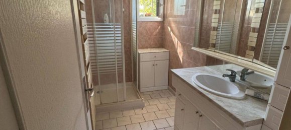 Casa de 3 dormitorios en Seine-et-Marne, France No. 330618 3