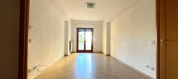 3-salle Appartement à Monterotondo, Italy No. 273793 16