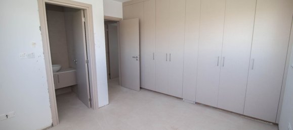 3 bedrooms Apartment in Larnaca, Cyprus No. 5127 15