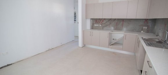 3 bedrooms Apartment in Larnaca, Cyprus No. 5127 3