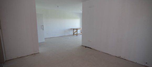 3 bedrooms Apartment in Larnaca, Cyprus No. 5127 2