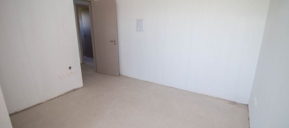 3 bedrooms Apartment in Larnaca, Cyprus No. 5127 13