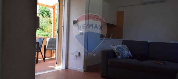 Квартира с 2 комнатами в Тринита д’Агульту э Виньола, Италия № 2246 18